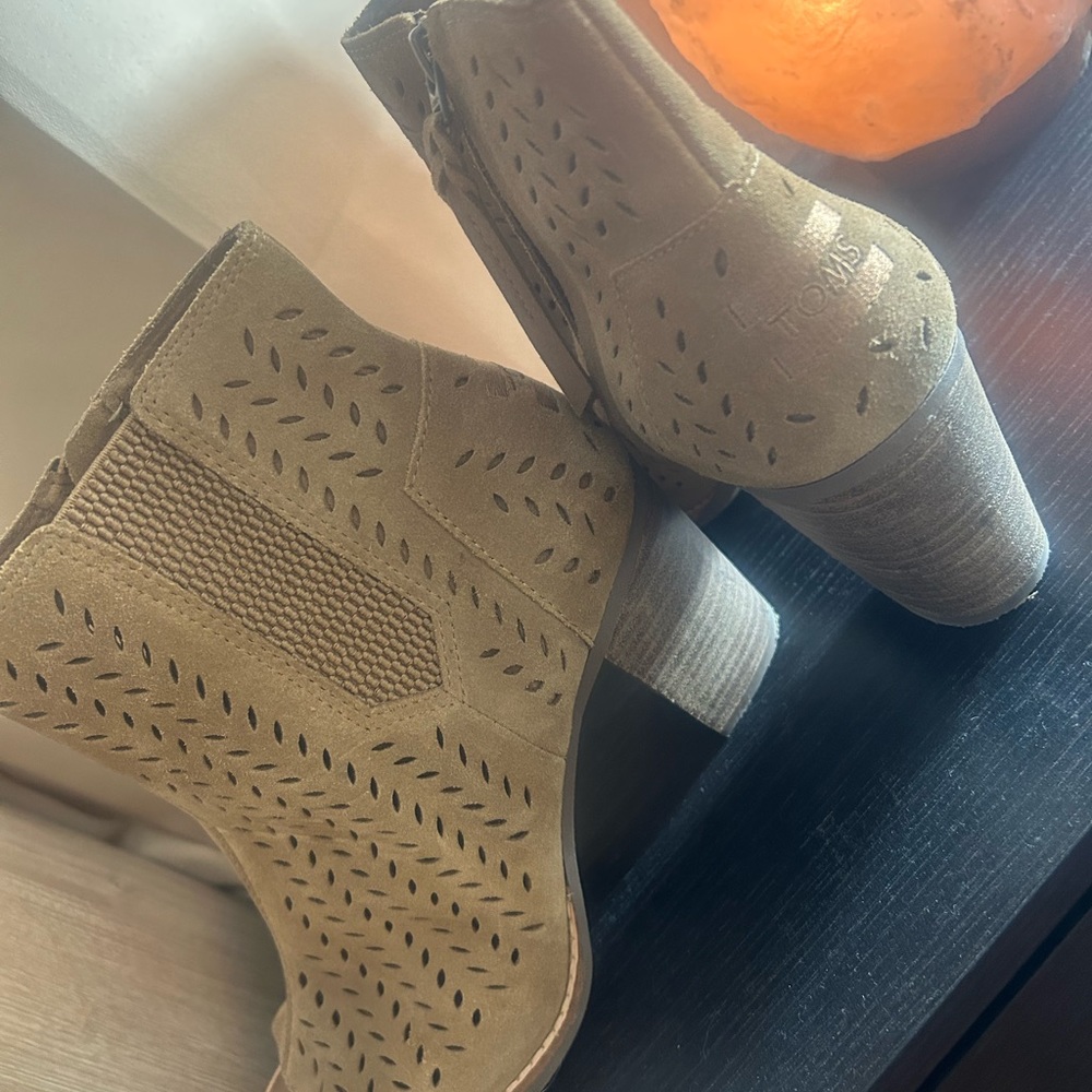 Toms open toe heels